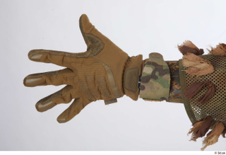 Photos Frankie Perry Army Sniper KSK Germany gloves hand 0006.jpg